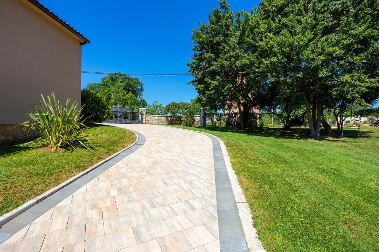 Villa Krizanci Žminj Exterior foto